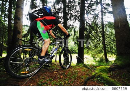 mount bike man outdoor 6607539