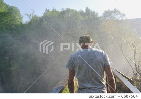 man waterfall man waterfall 6607564