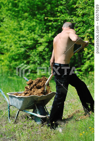 man garden work 6607689