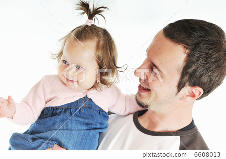 father and baby 6608013