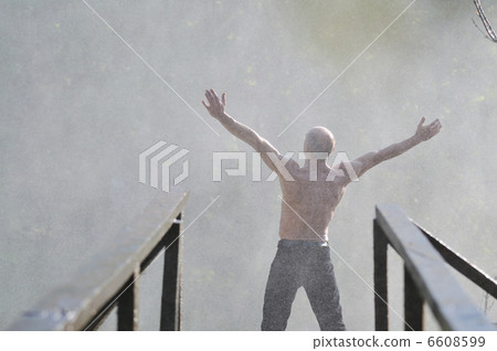 man waterfall man waterfall 6608599