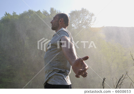 man waterfall man waterfall 6608653