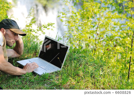 man outdoor laptop man outdoor laptop 6608826