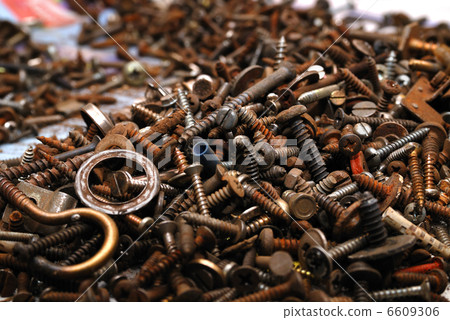 Set of screw and bolt heads 6609306