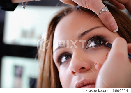 Professionel make up 6609314