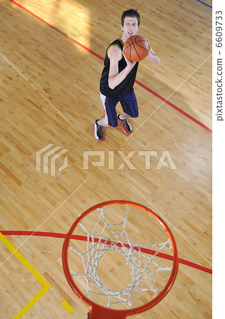 basketball player basketball player 6609733