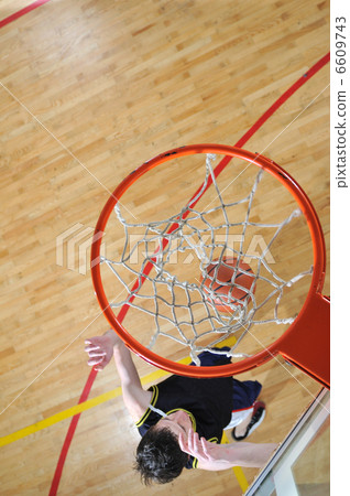 basketball player basketball player 6609743