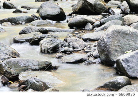 fresh water 6609950