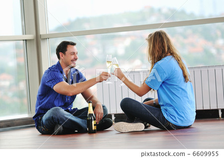 happy couple celebrate happy couple celebrate 6609955