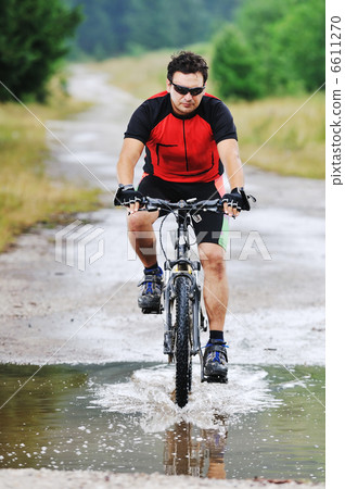 mountain bike 6611270