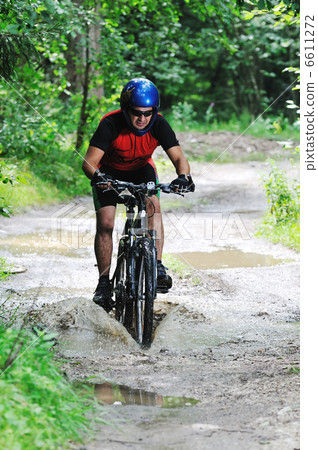mountain bike 6611272