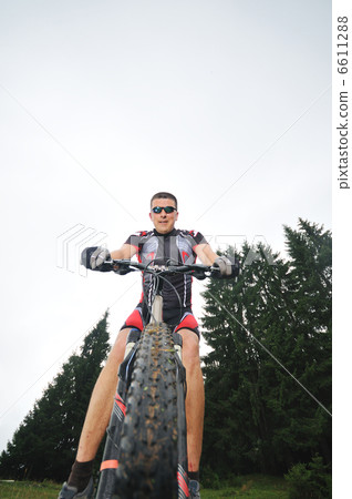 mountain bike 6611288