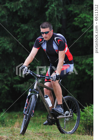 mountain bike 6611312