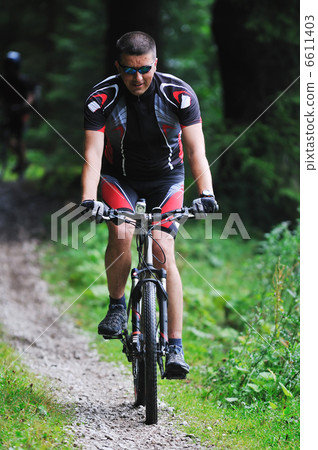 mount bike man outdoor 6611403