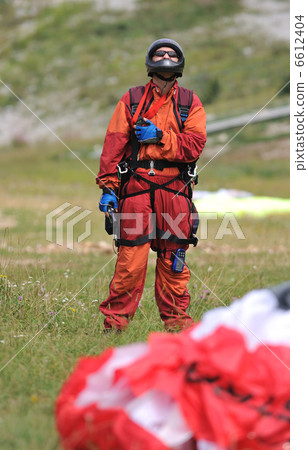 paragliding sport 6612404