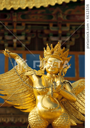 architectural details of songzanlin tibetan monastery, shangri-l 6612836