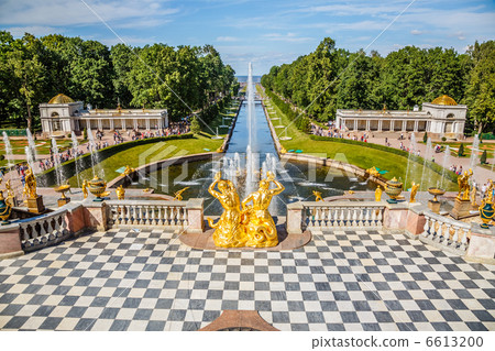 Grand Cascade in Peterhof, St Petersburg 6613200
