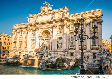 Fountain di Trevi Fountain di Trevi 6613205