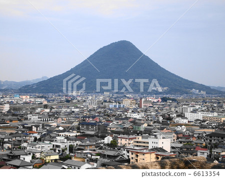 Sanuki Fuji wishing from Marugame castle Sanuki Fuji wishing from Marugame castle 6613354