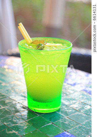 Delicious cocktail to drink from daytime Delicious cocktail to drink from daytime 6614131