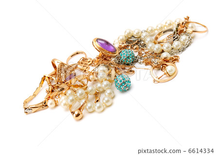 Gold ornaments 6614334