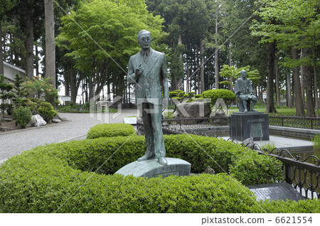 Nitobe Nijiri statue Nitobe Nijiri statue 6621554