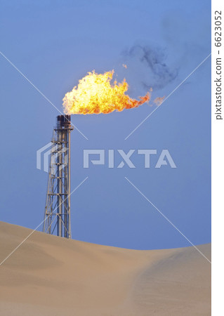 Gas Flaring In The Desert 6623052