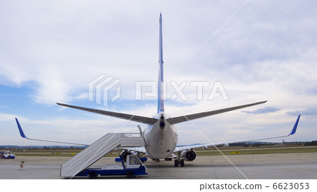 On The Runway 6623053