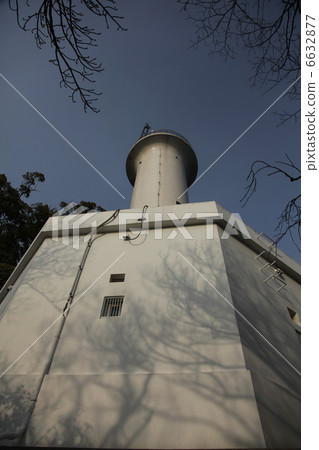 Hiroshima prefecture Ujina lighthouse lens is made in France in 1895 Hiroshima prefecture Ujina lighthouse lens is made in France in 1895 6632877