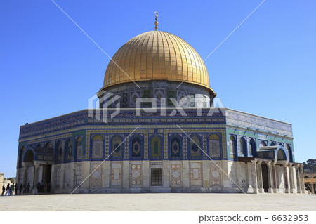 寺廟小山的岩石圓頂 6632953