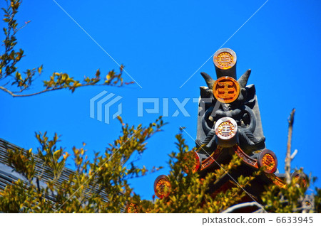 Round roof tile and ogre tiger (The 1000 Tatamakaku (Toyokuni Shrine main shrine) · Itsukushima shrine / Hiroshima prefecture Hatsukaichi city Miyajima cho) 6633945