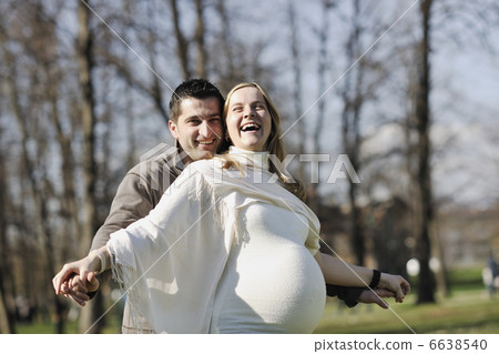 happy pregnancy 6638540