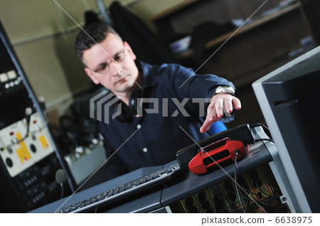 radio dj 6638975
