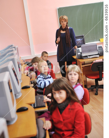 it education with children in school it education with children in school 6639916