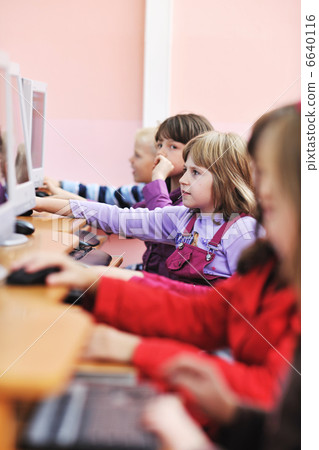 it education with children in school it education with children in school 6640116