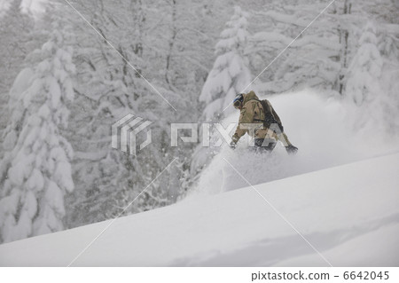 freestyle snowboarder 6642045