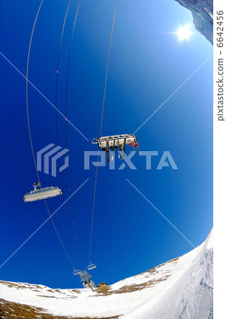 Ski lift 6642456