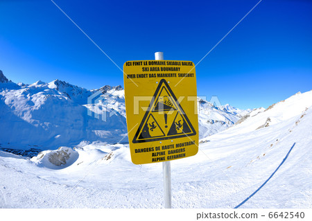 Sign board at High mountains under snow in the winter Sign board at High mountains under snow in the winter 6642540