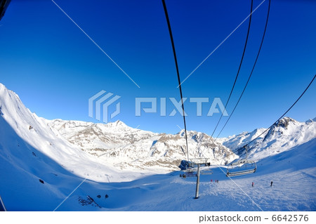 Ski lift Ski lift 6642576