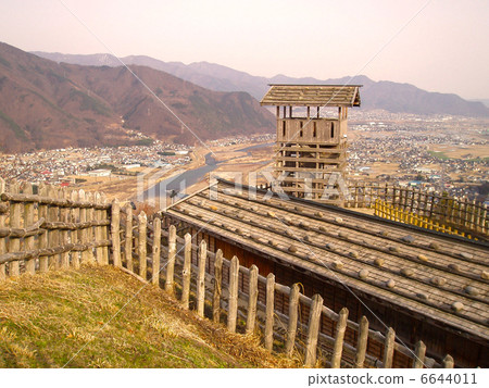 新井城堡 6644011