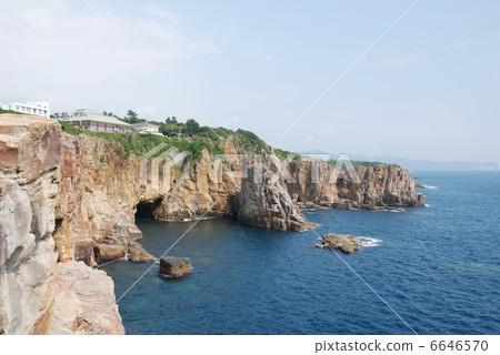 Wakayama prefecture Nanki Shirahama three-step wall 6646570