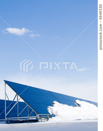 Winter mega solar power plant 6646580