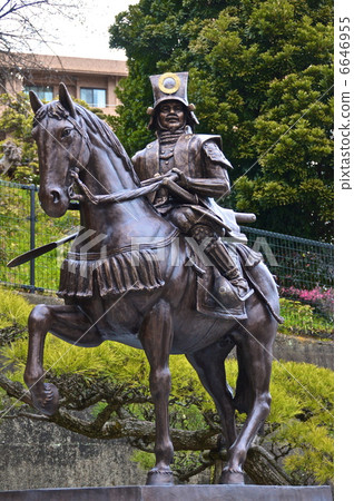 Kato Kato's horse image (near Matsuyama castle ropeway "Shinonome station" / Ehime Matsuyama city) 6646955