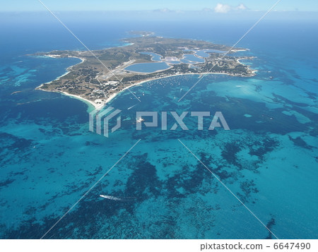Full view of Rottnest Island 6647490