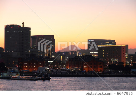 Minatomirai的紅富士 6647955
