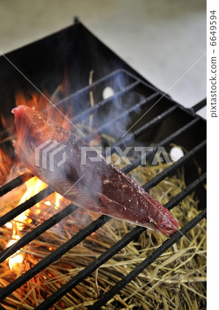 Seared bonito 6649594