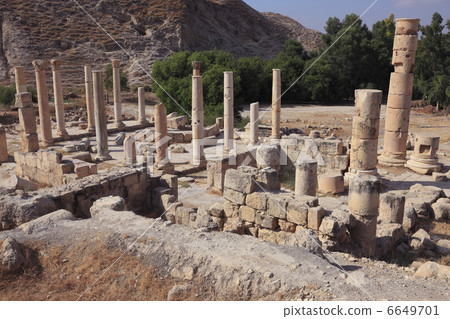 Pera's ruins 6649701