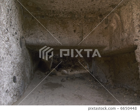 Trace of the stone ding of the beef beach 6650448