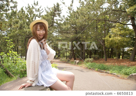 戴草帽的婦女 戴草帽的婦女 6650813