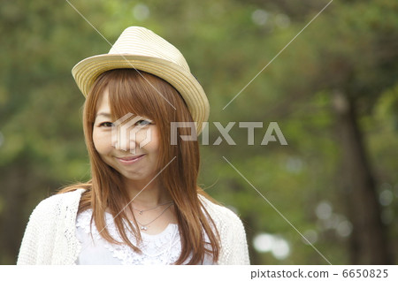 戴草帽的婦女 戴草帽的婦女 6650825